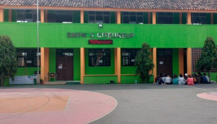 PPDB SMPN 3 Citeureup : Orang Tua Geram, Anak Diterima tapi Didiskualifikasi