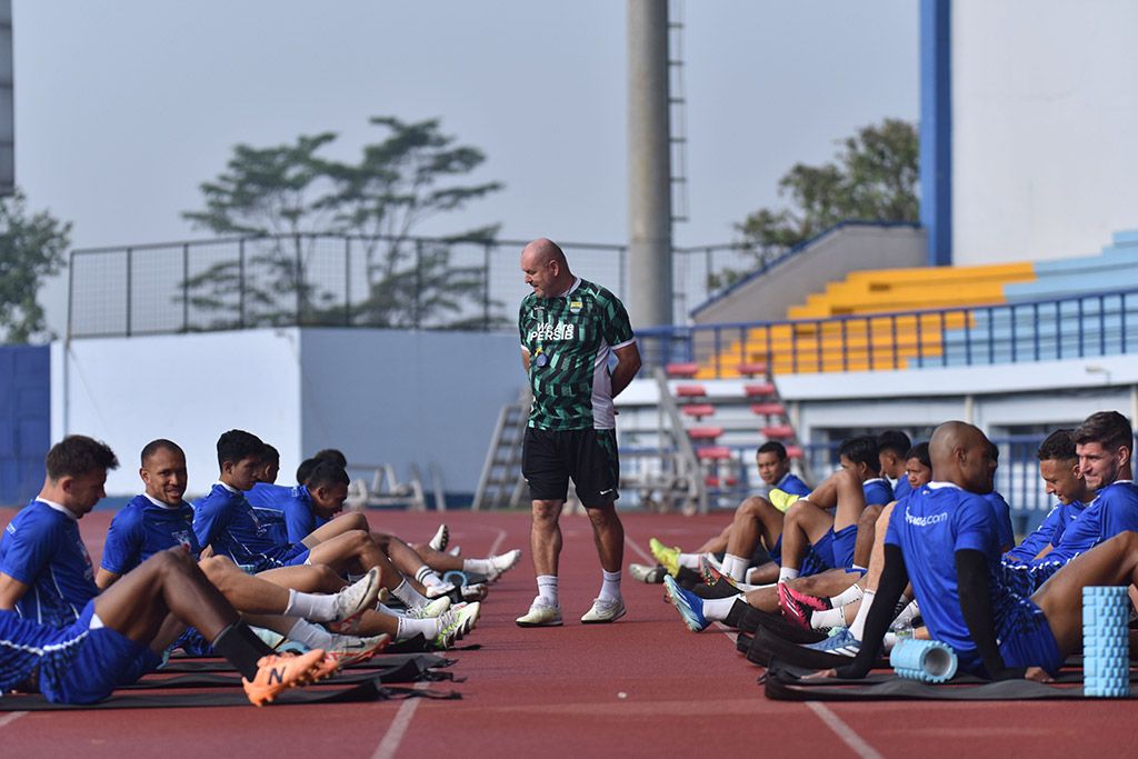 Persib Bandung Targetkan Kemenangan Lawan Arema FC di Kandang