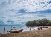 Pesona Pantai Batu Karas, Wisata Olahraga Air Yang Menawan 