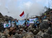 MRCCC Siloam Semanggi dan Samudera Kasih Gelar Hiking di Gunung Halimun Salak 