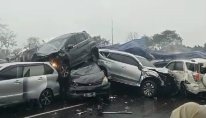 Polisi : 17 Kendaraan Terlibat Tabrakan di Tol Cipularang KM 92, Satu Orang Tewas