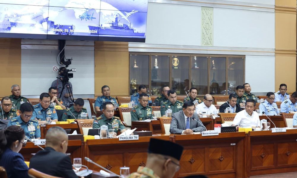 Menhan Kenalkan Sekjen dan Irjen Baru Dihadapan Komisi I DPR RI Saat Rapat Perdana