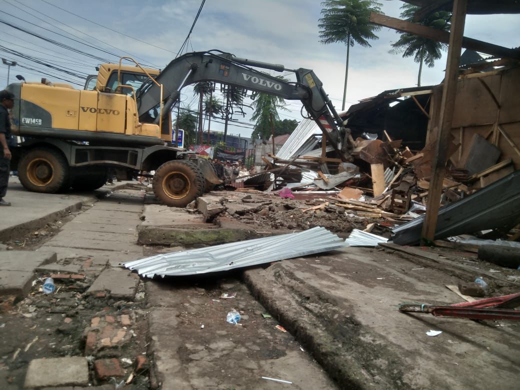 43 Kios Tanpa Izin di Jalan Merdeka Kota Bogor Dihancurkan