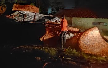 Warung Makan di Babakan Madang, Hancur Kena Angin Kencang