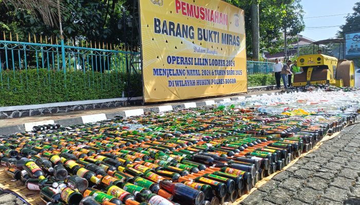 Polres Bogor Musnahkan Belasan Ribu Botol Miras, Pastikan Angka Kriminalitas Tetap Rendah