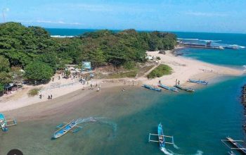 Mito dan Magis Pantai Santolo, Benarkah Ada Larangan Memakai Warna Hijau?