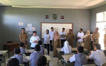 Wamendikdasmen Terharu Liat Senyum Ceria Siswa Nimagi Makan Bergizi Gratis