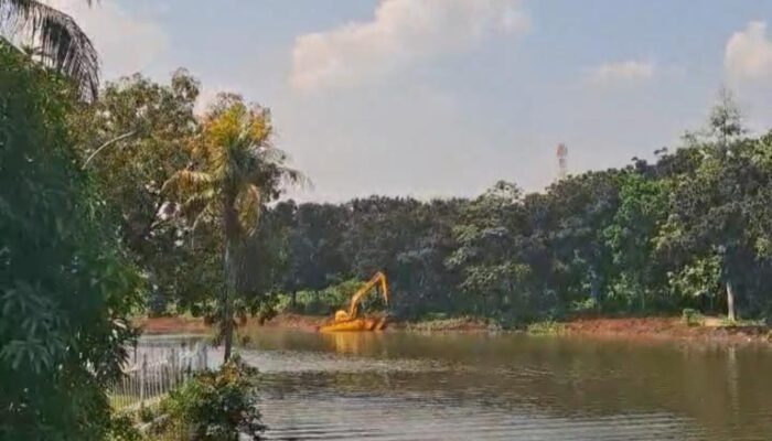 Untuk Bantu Bencana, Pemkab Bogor Beli Eskavator Amfibi Senilai Rp4,7 Miliar