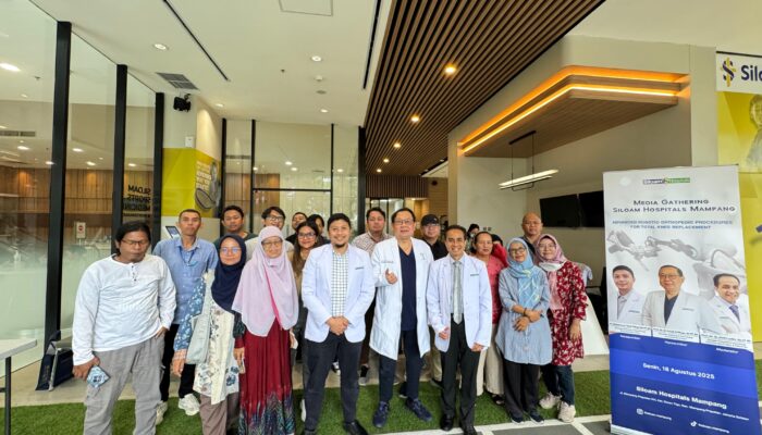Siloam Hospitals Mampang Hadirkan Robot TKR untuk Operasi Lutut Berstandar Internasional