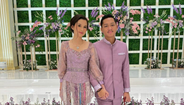 Momen Romantis Azriel Hermansyah Lamar Sarah Menzel, Dihadiri Keluarga Besar