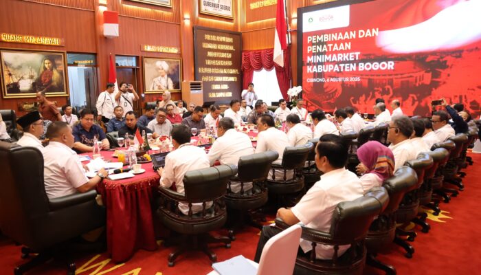 Bupati Bogor Ciptakan Iklim Usaha Sehat melalui Penataan Toko Modern