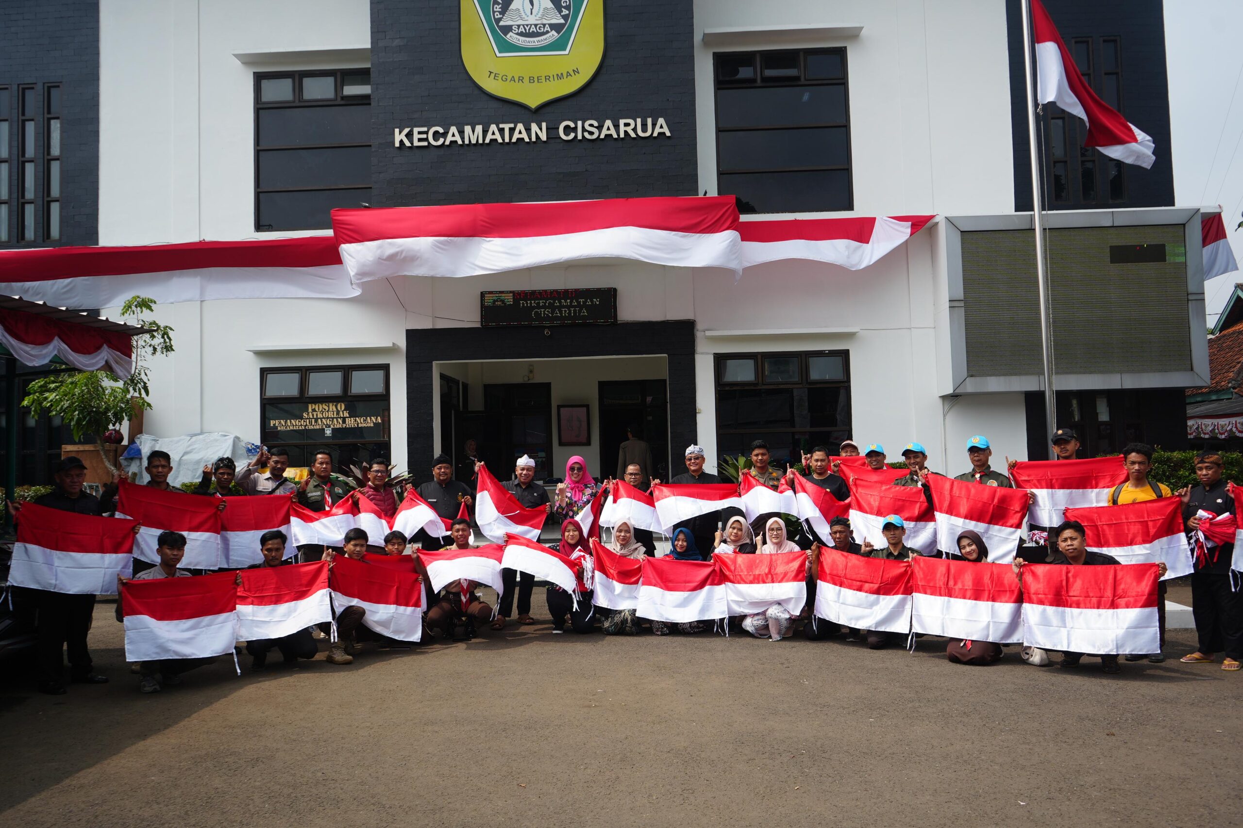 Gerakan Pembagian Bendera Merah Putih