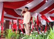 Jaro Ade Pimpin Upacara Penurunan Bendera Merah Putih
