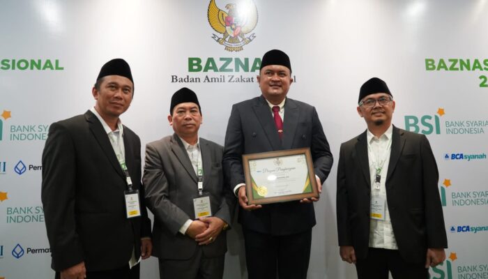 Bupati Bogor Terima Penghargaan Kepala Daerah Pendukung Baznas pada Baznas Awards 2025 Tingkat Nasional