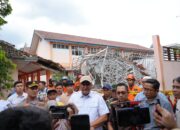 Bupati Bogor Tinjau Lokasi Runtuhnya Atap SMKN 1 Gunung Putri, Pastikan Kegiatan Belajar Mengajar Tetap Aman