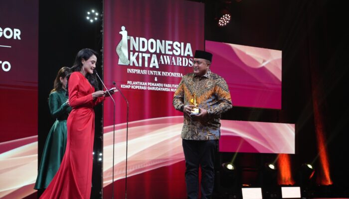 Bupati Bogor Raih Penghargaan “Outstanding Regional Leader” Pahlawan Inspiratif atas Percepatan Pembangunan Infrastruktur