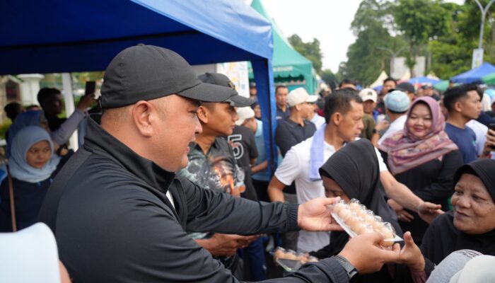 Budayakan Makan Telur, Bupati Bogor Bagikan 2025 Telur Gratis kepada Masyarakat