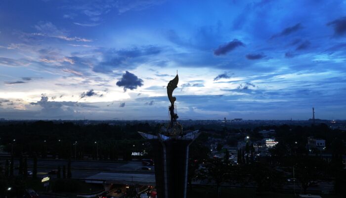 Bupati Bogor Sempurnakan Tugu Pancakarsa dengan Ornamen Kujang Raksasa Setinggi 14 Meter