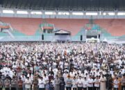 Puluhan Ribu Masyarakat Padati Stadion Pakansari untuk Shalat Idul Fitri dan Pesta Rakyat Bersama Bupati Bogor