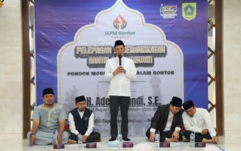 Jaro Ade Lepas Santri dan Santriwati Asal Kabupaten Bogor Menuju Gontor