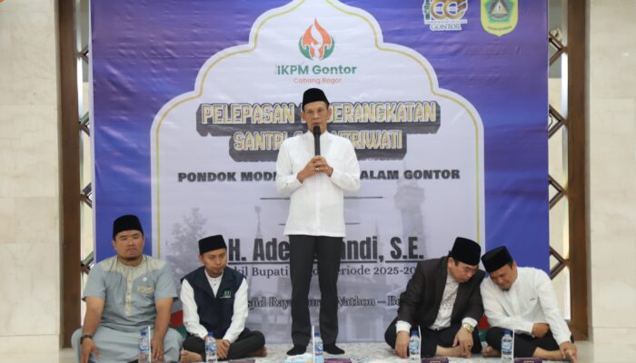 Jaro Ade Lepas Santri dan Santriwati Asal Kabupaten Bogor Menuju Gontor