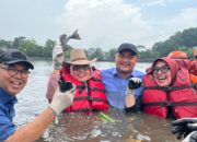 Bupati Bogor Ajak Warga Jaga Sungai, Tangkap 220 Kilogram Ikan Sapu-Sapu di Situ Citatah