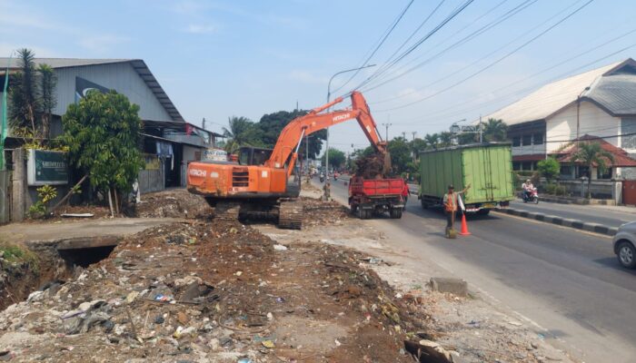 Pemkab Bogor Optimalkan Normalisasi Kali Angke I, Penambahan Armada Jadi Perhatian