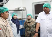 Bupati Bogor Tinjau Dapur SPPG Klapanunggal,  Pastikan Standar Operasional Berjalan Baik